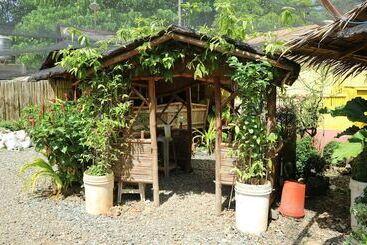 Lola Charing Pension