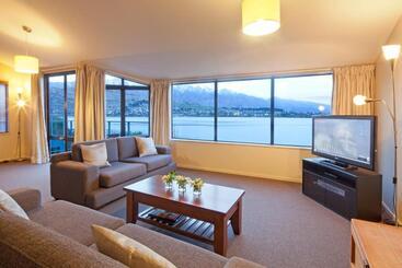 هتل Apartments At Spinnaker Bay