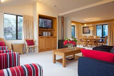 هتل Apartments At Spinnaker Bay