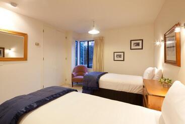 هتل Apartments At Spinnaker Bay