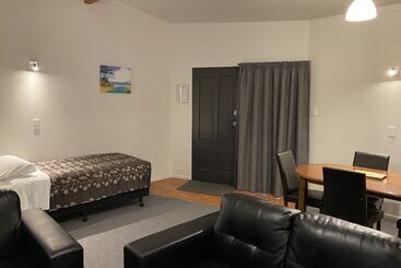 هتل Asure Townsman Motor Lodge
