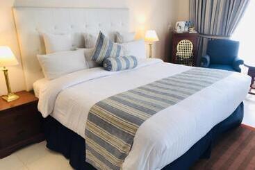 هتل Beach Luxury