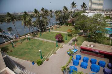 هتل Beach Luxury