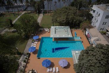 هتل Beach Luxury