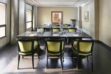 هتل Four Points By Sheraton Lahore