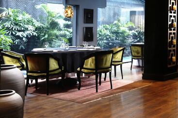 هتل Four Points By Sheraton Lahore
