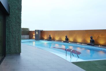 هتل Four Points By Sheraton Lahore