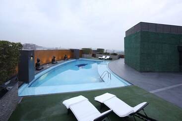 هتل Four Points By Sheraton Lahore