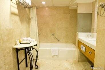 The Heritage Hotel Manila