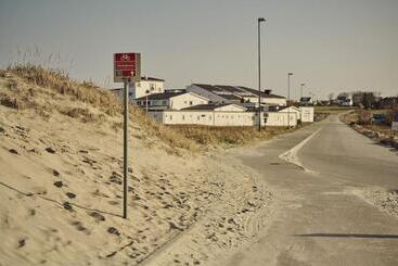 هتل Sola Strand