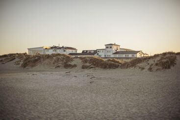 هتل Sola Strand