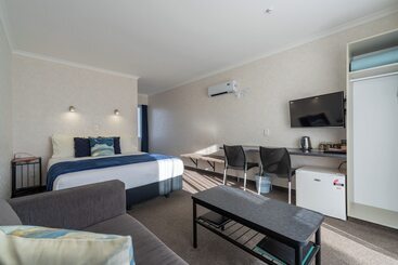 Parklands Motel & Apartments Te Anau