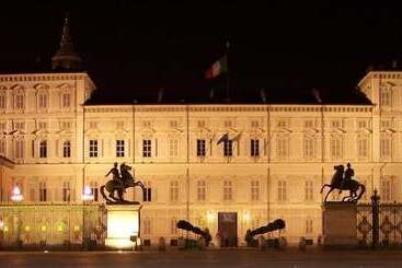 تختخواب و صبحانه Colazione In Piazza Castello