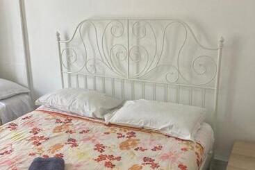 تختخواب و صبحانه Guest House Roma