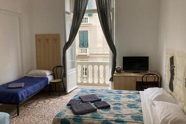 تختخواب و صبحانه Guest House Roma