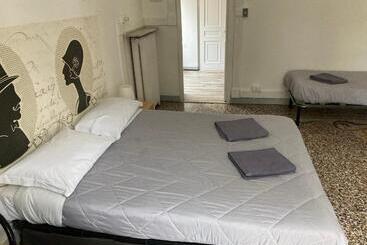 تختخواب و صبحانه Guest House Roma
