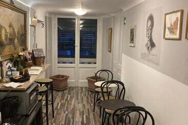 تختخواب و صبحانه Guest House Roma