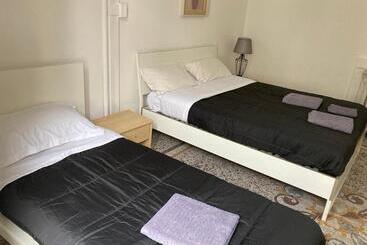 تختخواب و صبحانه Guest House Roma