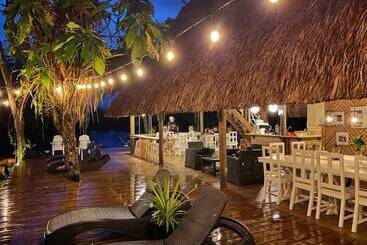 Boatique Hotel And Marina   Hostel