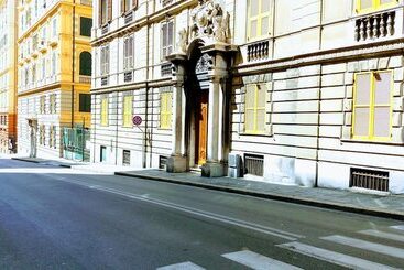 مسافرخانه Genova46 Suites & Rooms