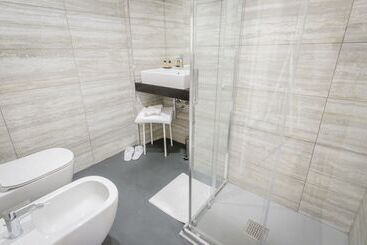مسافرخانه Genova46 Suites & Rooms