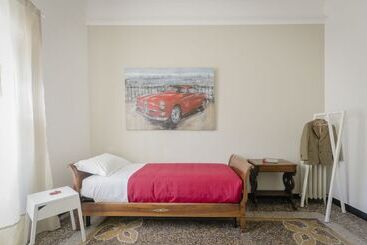 مسافرخانه Genova46 Suites & Rooms