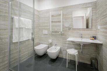 مسافرخانه Genova46 Suites & Rooms