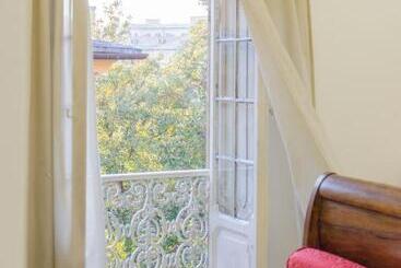 مسافرخانه Genova46 Suites & Rooms