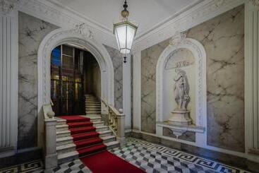مسافرخانه Genova46 Suites & Rooms