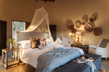 هتل Simbavati River Lodge