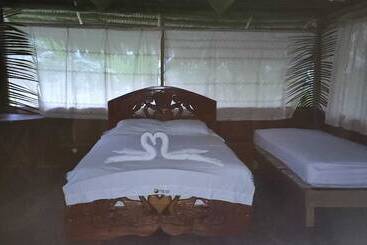 هتل Tropical Adventures & Expeditions