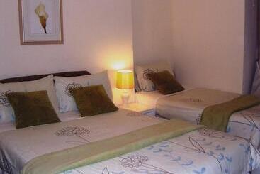 تختخواب و صبحانه Citadel House