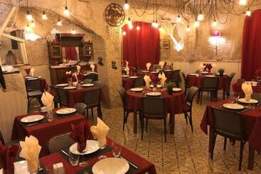 هتل Auberge De La Paix