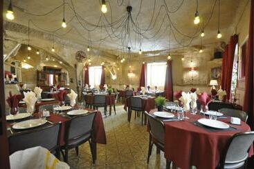 هتل Auberge De La Paix