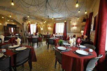 هتل Auberge De La Paix
