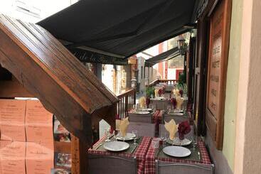 هتل Auberge De La Paix