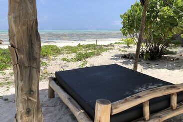 هتل Blue Earth Beach Bungalow