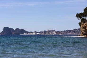 هتل Corniche Du Liouquet