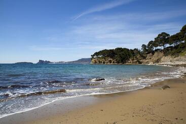 هتل Corniche Du Liouquet