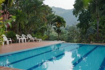 هتل Khaothone River View Resort