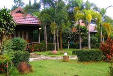 هتل Khaothone River View Resort