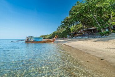 Отель Koh Jum Ocean Beach Resort