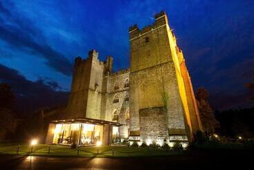 هتل Langley Castle