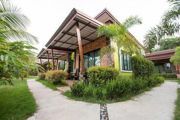 هتل Siri Lanta Resort