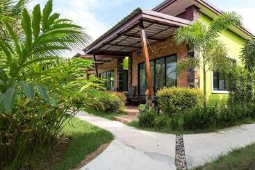 هتل Siri Lanta Resort