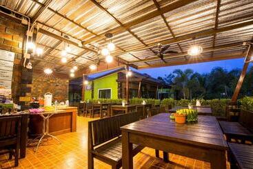 هتل Siri Lanta Resort