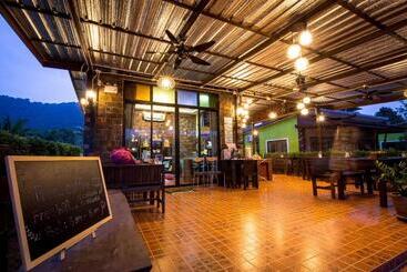 هتل Siri Lanta Resort