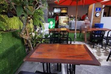 هتل Vipa House Phuket   Sha Extra Plus