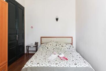 Orhan Kutbay'in Evi Turyolu Cafe Pansiyon