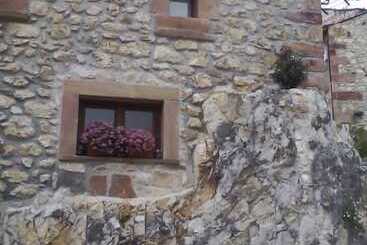 Albergue La Aldea   Hostel